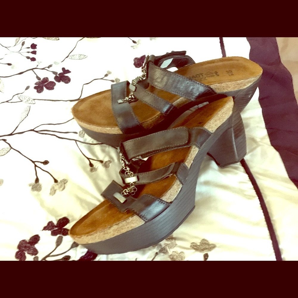 Genuine Naot leather sandals